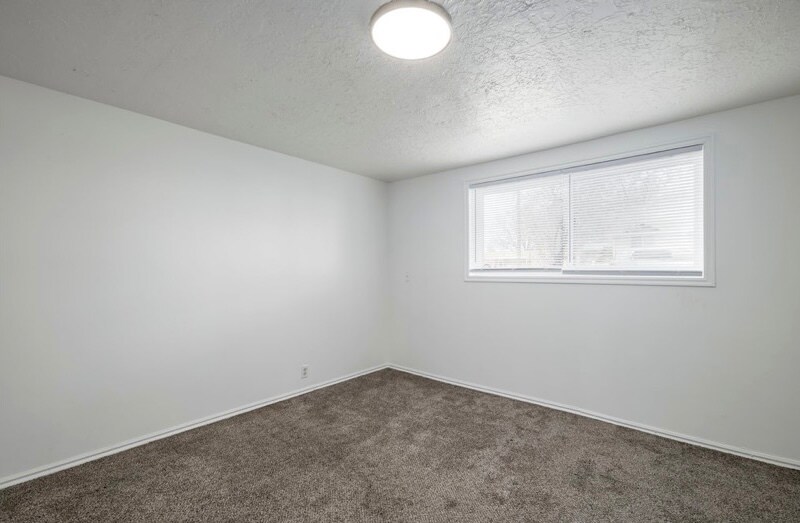 Building Photo - 95 W 8710 S