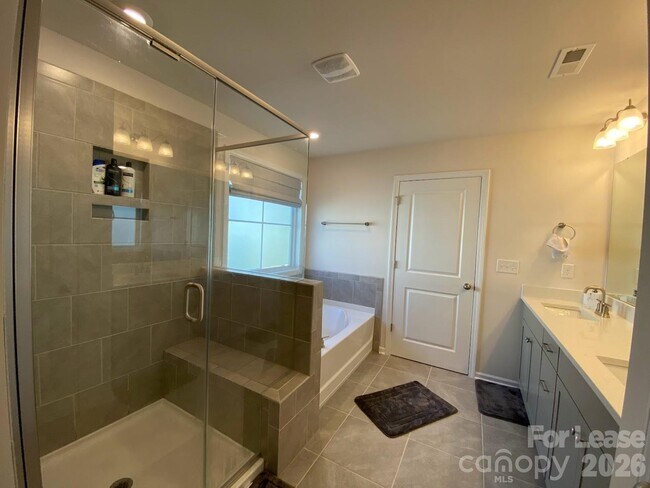 Building Photo - 2530 Napa Terrace