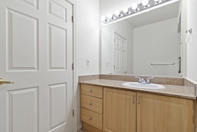 Building Photo - Logger Creek at Parkcenter