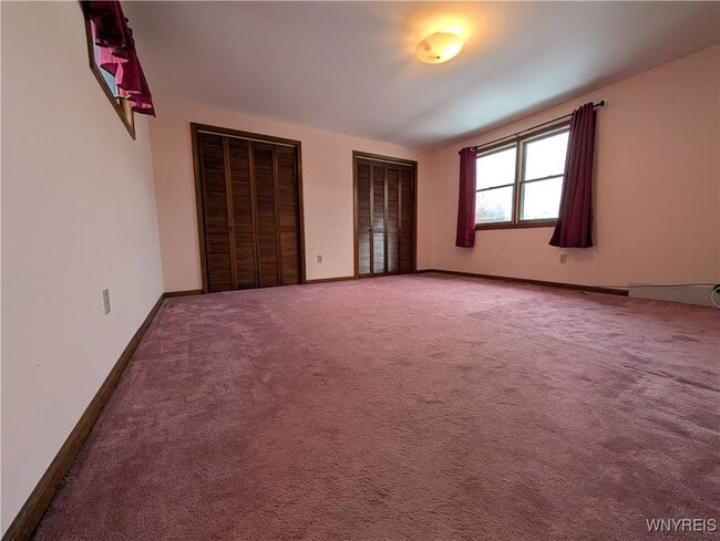 Building Photo - 270 Selkirk Dr