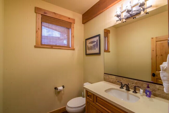 Building Photo - 10116 Sagebrush Ct