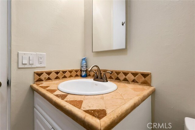 Building Photo - 6542 Ocean Crest Dr