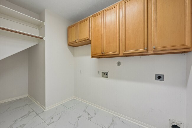 Building Photo - 20903 Ochre Willow Tr
