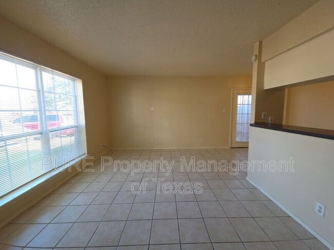 Building Photo - 5808 Wellington Dr