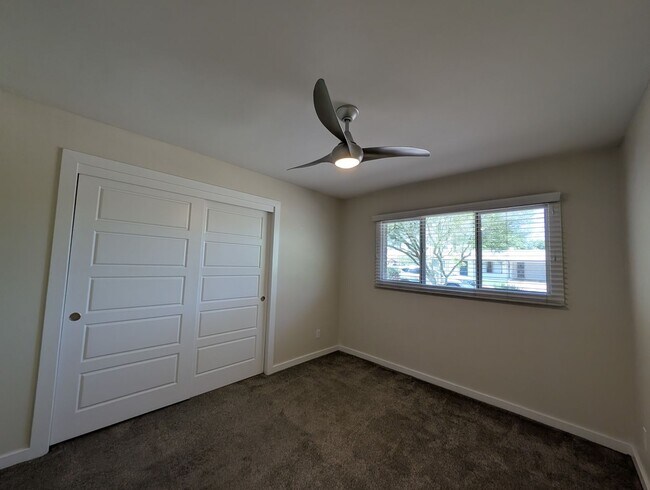 Building Photo - 4 Bedroom Home in Tempe Gardens Near E Sou...