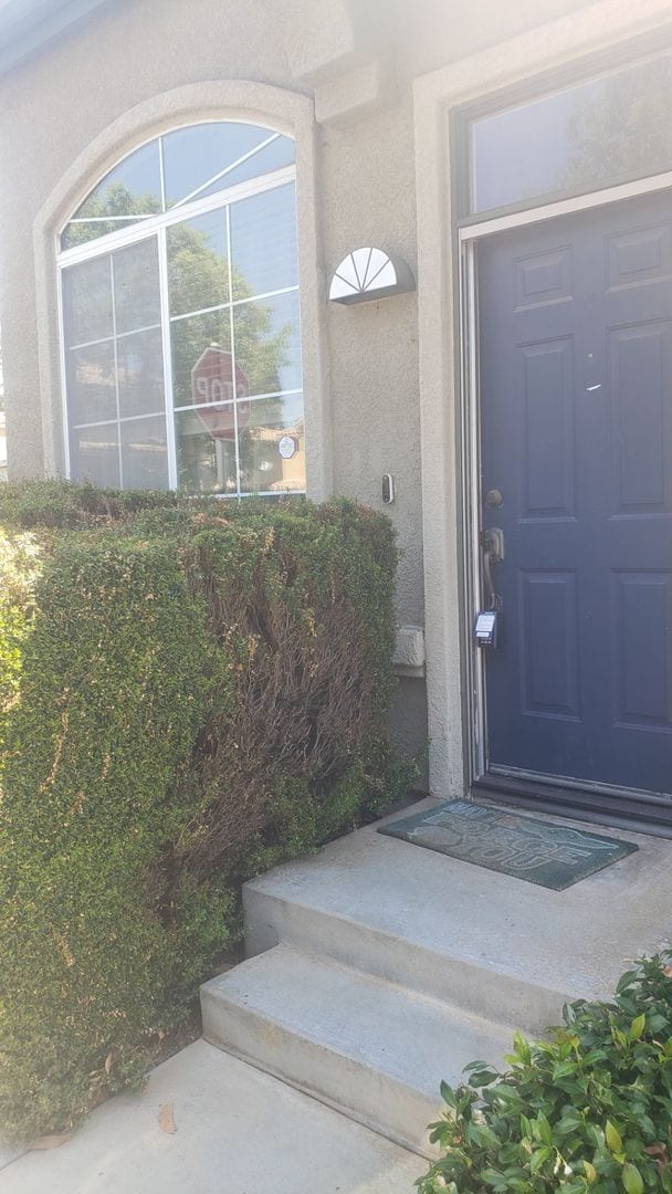 Building Photo - Welcome to this stunning 3-bedroom, 2.5-ba...
