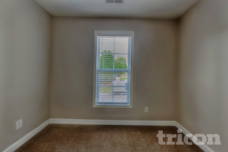Building Photo - 3730 Spring Willow Way