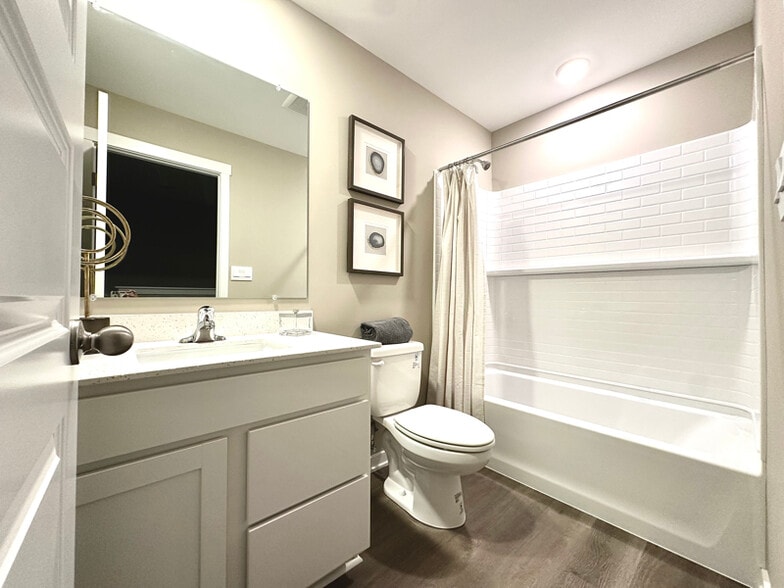 Building Photo - 2242 Barbera Dr