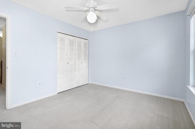 Building Photo - 2 Cheverny Ct