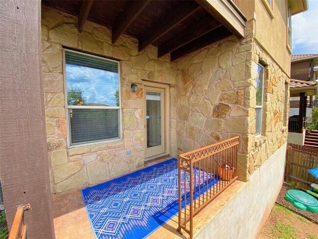 Building Photo - 507 S Meadowlark St
