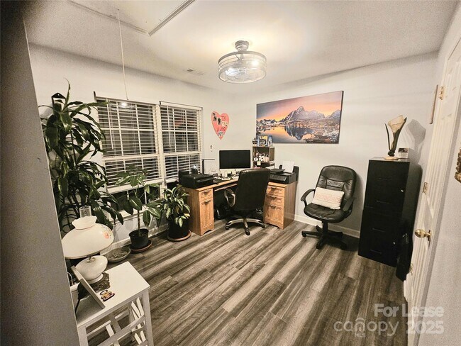 Building Photo - 409 Goosedown Ct