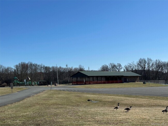 Building Photo - 29 Church St