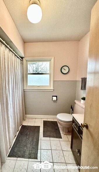 Building Photo - 3006 Fleur Dr