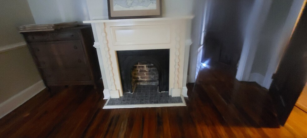 Building Photo - 250 S Ann St