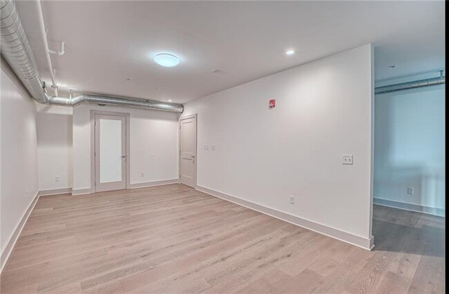 Building Photo - 957 Liberty Ave