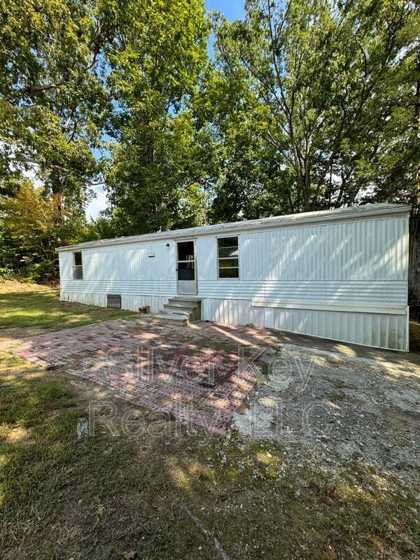 Building Photo - 250 Co Rd 129