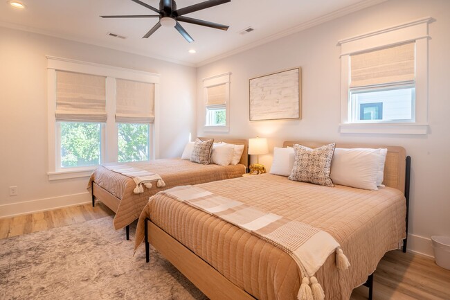 Building Photo - OFF-SEASON FURNISHED BEACH HOUSE AVAILABLE...