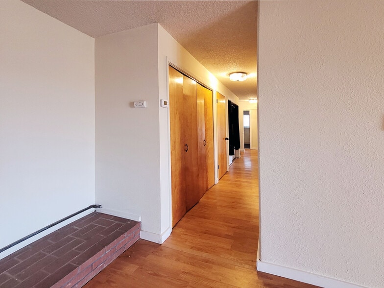 Building Photo - 649 N Hayes St