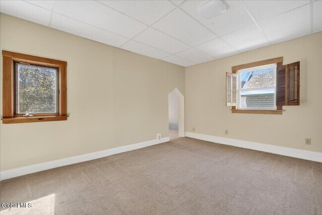 Building Photo - 204 Saratoga Ave