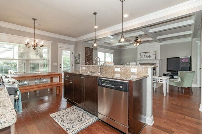 Building Photo - 5461 Everlook Cir