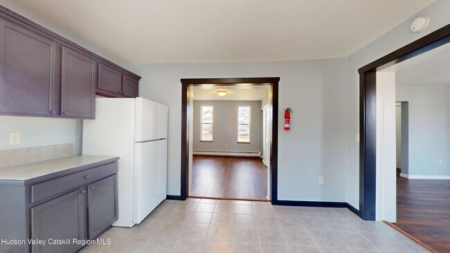 Building Photo - 16 Bailey St