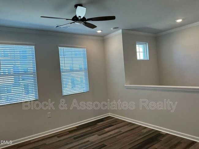 Building Photo - 608 Gimari Dr
