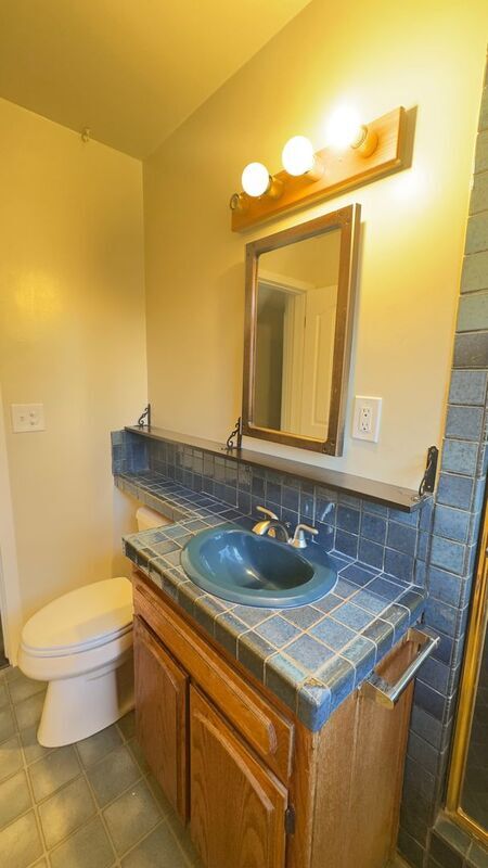 Building Photo - 403 S Lupin Ln
