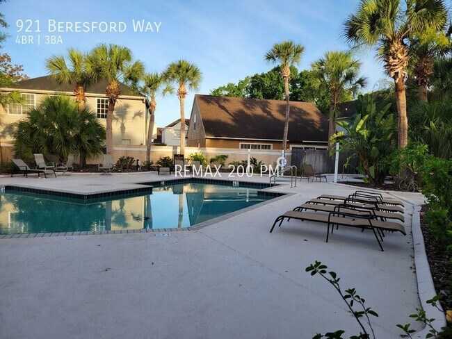 Building Photo - 921 Beresford Way