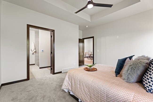 Building Photo - New Townhome For Rent