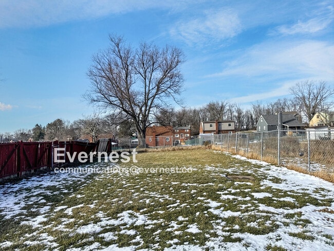Building Photo - 3216 Elderwood Dr
