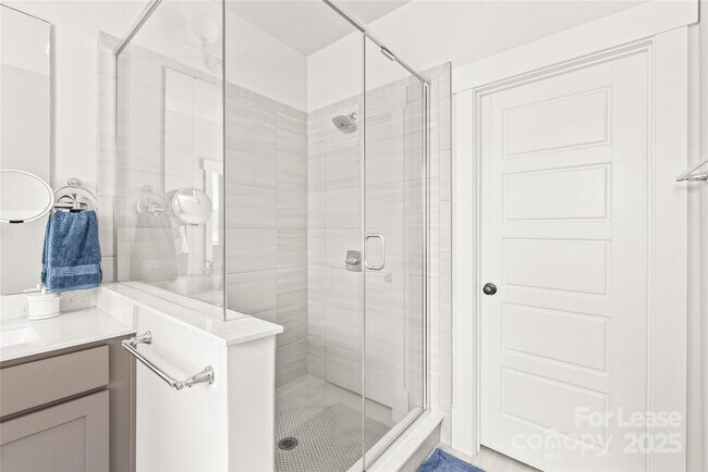 Building Photo - 5210 Kelly St