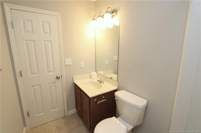 Building Photo - 100 Fawn Ct