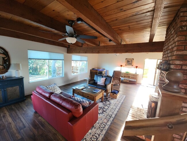 Building Photo - 14565 Carriage Ln