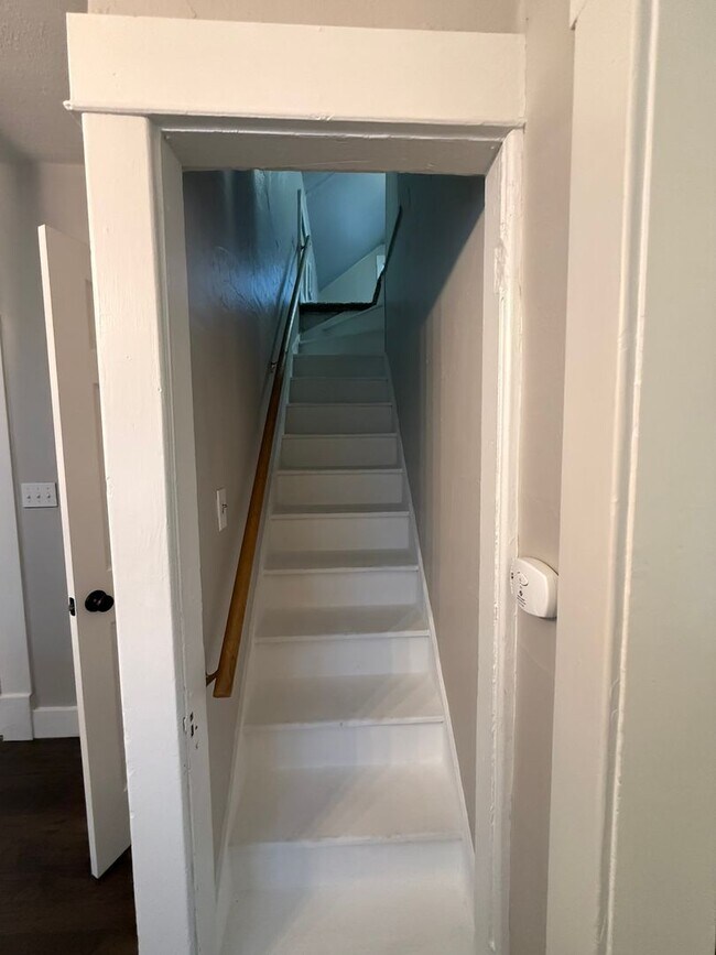 Building Photo - Monroe 1 Bedroom Home