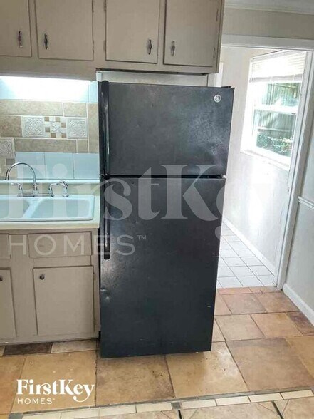 Building Photo - 3526 N Faculty Dr