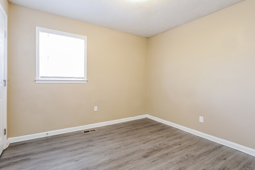 Building Photo - 17 E Wedgewood Cir