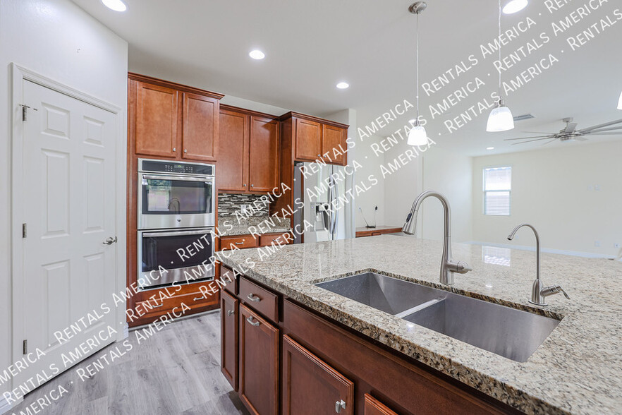 Building Photo - 21948 N 98th Dr