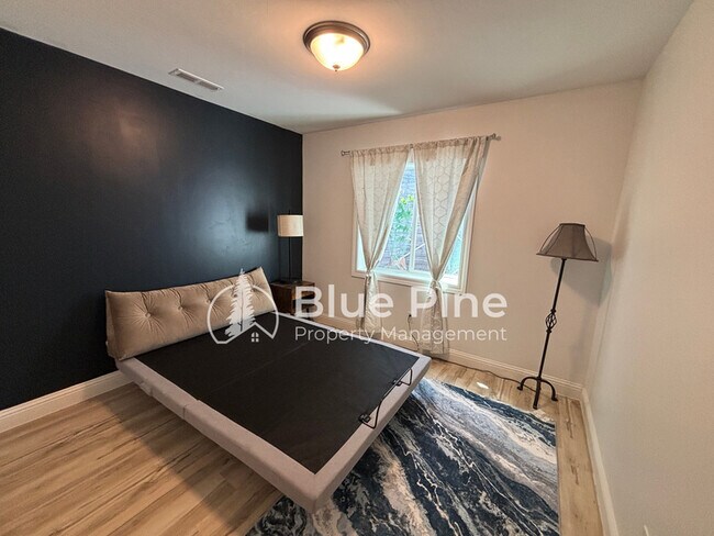 Building Photo - 5506 Eaglewood Dr