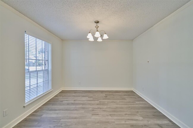 Building Photo - 715 Baltic Ln