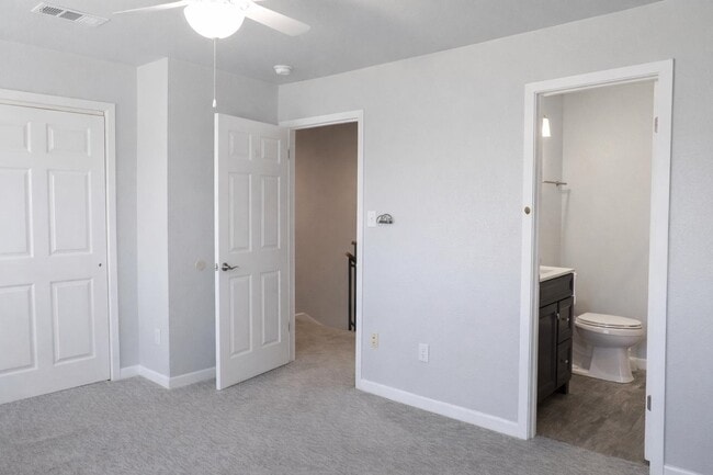 Building Photo - 105 Star