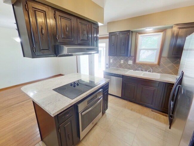 Building Photo - 3BR Andover Home for Rent