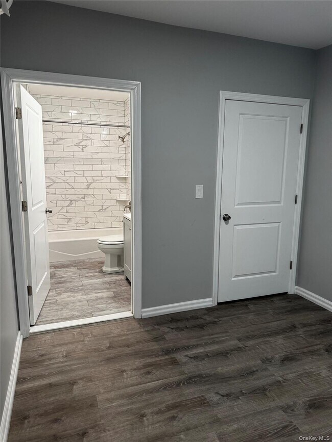 Building Photo - 23 Collegeview Ave