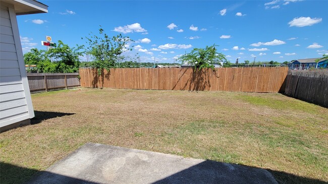 Building Photo - 13272 Skyline Dr