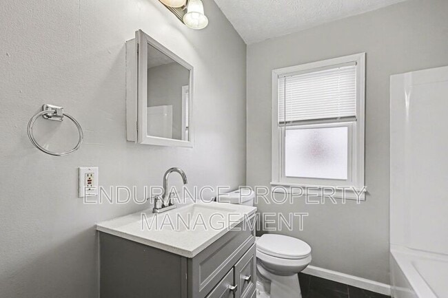 Building Photo - 2710 Hazel Ave