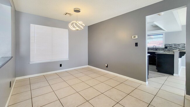 Building Photo - 8525 Del Rey Ave