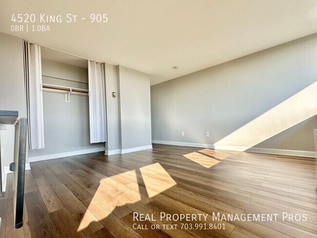 Building Photo - 4520 King St