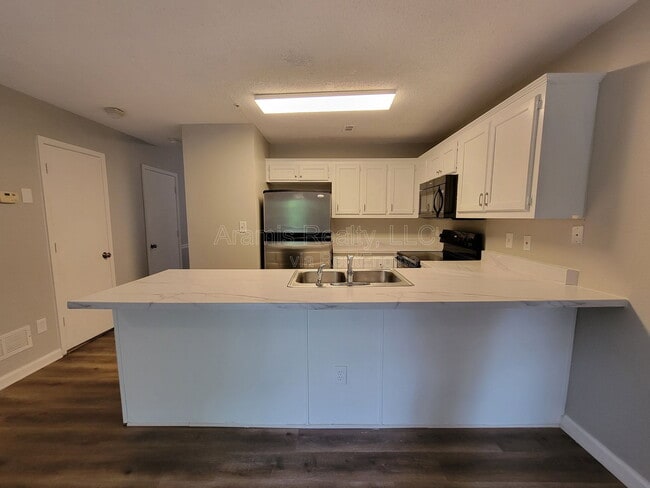 Building Photo - 3058 Steeplechase Dr