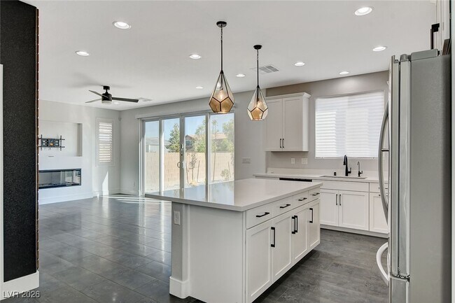 Building Photo - 4111 Enchanting Sky Ave