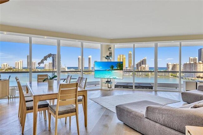 Building Photo - 2600 Island Blvd