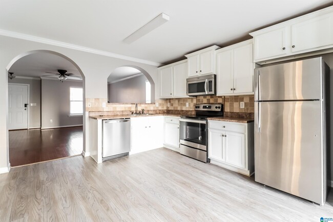 Building Photo - 165 Briar Ridge Ln